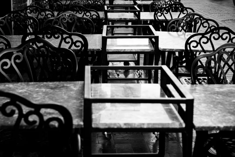 Sin notificaciones ni prisa: los cafés de Barcelona donde el tiempo todavía obedece a las personas