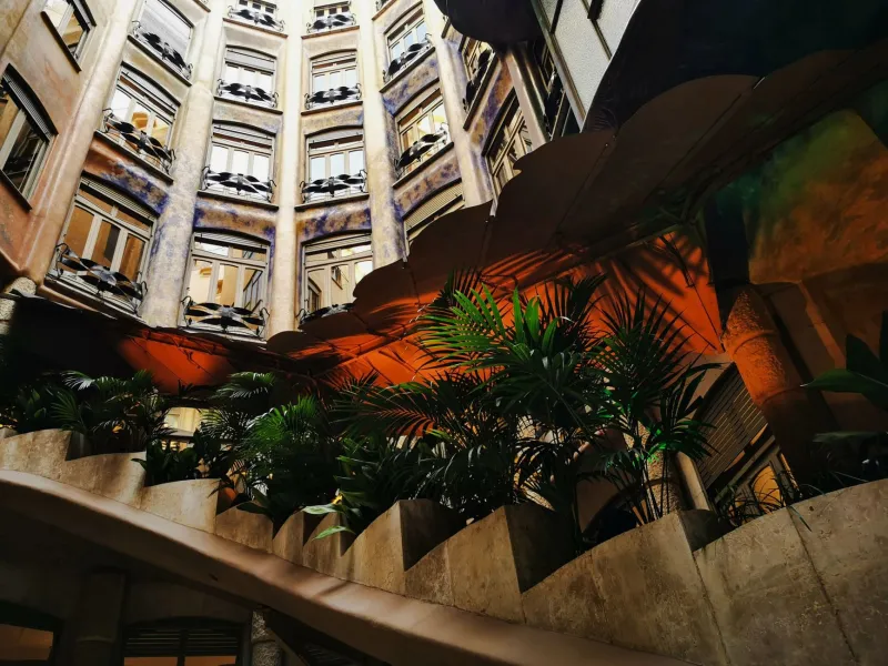 El otro lado de la manzana: lo que esconden los patios interiores del Eixample